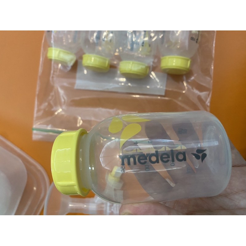 อุปกรณ์กรวยปั๊มนมและขวด-medela-5-ออนซ์-9-ขวด-ครบเซ็ต-พร้อมสายยาง-มือสอง-แม่ค้าใช้เองแค่-9-เดือนค่ะ