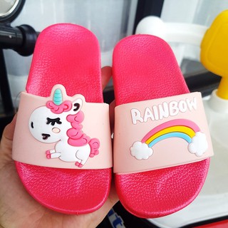 รองเท้าแตะเด็ก ลายม้ายูนิคอน กับ Rainbow สุดฮิต สุดน่ารัก สวมใส่สบาย ลุยน้ำได้ พื้นนิ่ม.