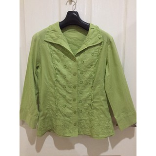 เสื้อเชิ้ตสีเขียว ลายลูกไม้ Souverain Tokyo อก 36" ยาว 23"