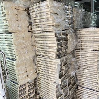 ภาพหน้าปกสินค้าขี้เลื่อยคุณภาพดี Top Fresh wood shavings witenmolen ขนาด1kg รองกรงสัตว์เลี้ยง รองกรงแอมสเตอร์ กระต่าย ที่เกี่ยวข้อง