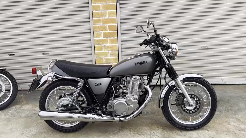 sr400fiทะเบียนแท้สีเทาจดปี16