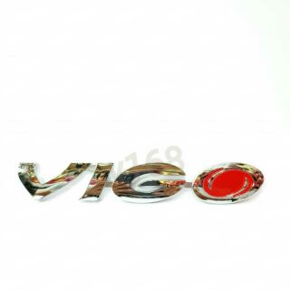 โลโก้แบบแปะคำว่าVigoสีชุบใช้กับรถTOYOTA Vigo