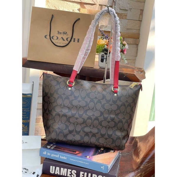 coach-gallery-tote-in-signature-canvas