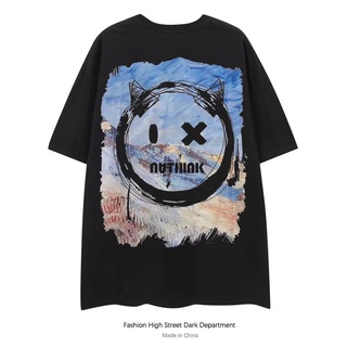 เสื้อยืดแขนสั้นลําลอง ทรงหลวม พิมพ์ลายปีศาจหน้ายิ้ม ขนาดใหญ่ แฟชั่นฤดูร้อน สําหรับผู้ชาย และผู้หญิง ไซซ์ S - 5XL