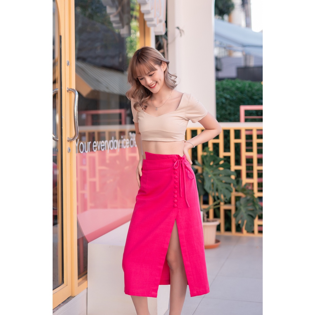 พร้อมส่ง-กระโปรงออกแบบเอง-กระโปรงผ่าหน้าทรงดินสอ-buddy-blog-simply-classy-high-slit-skirt