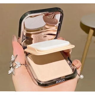 ภาพหน้าปกสินค้าจัดส่งที่รวดเร็วKIKO Powder Loose Powder Oil Control Makeup Concealer Hold Makeup Dry and Wet CR15-Ivory White ที่เกี่ยวข้อง