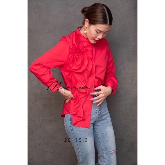 code-20115-2-เสื้อคอจีน-เสื้อทรงเบสิค-เสื้อสีแดง-เสื้อแต่งดอกไม้-เสื้อออกงานสีขาว-งานป้าย-mirrorsister