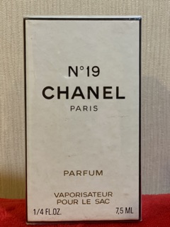 CHANEL N°19 Parfum by Chanel 7,5ml 1/4 Fl. Oz. Spray Pure Perfume Woman Ultra Rare Vintage 1970 80s Version New Sealed