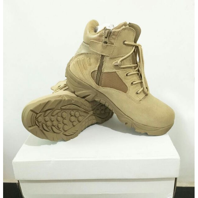 ภาพหน้าปกสินค้ารองเท้ายุทธวิธี ข้อสั้น จากร้าน black_shoes001 บน Shopee