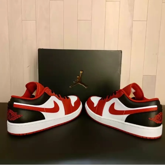 nike-air-jordan-1-low-bulls-red-and-white-ของแท้100