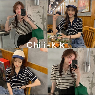 Chili_k❤️k❤️พร้อมส่ง เสื้อไหมพรมแขนสั้น ลายทาง เว้าหน้าลึกสุดเท่ "81018"