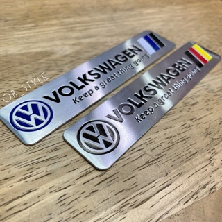 ภาพหน้าปกสินค้าโลโก้ VOLKSWAGEN เพลทอลูมิเนียมบาง ขนาด 12x2.6cm ซึ่งคุณอาจชอบราคาและรีวิวของสินค้านี้