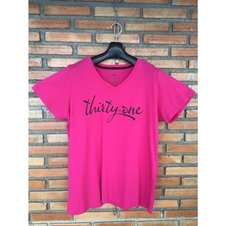 เสื้อยืดสีชมพู คอวี สกรีนสีดำ Thirty-One Size L อก 42" ยาว 27"