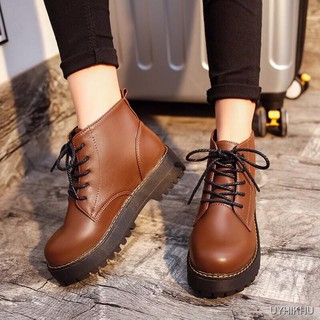 ภาพหน้าปกสินค้า♟☾◆รองเท้าบูทมาร์ตินสไตล์อังกฤษ/Ankle boots รองเท้าบูทมาติน(A33) ที่เกี่ยวข้อง