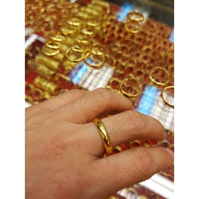 ภาพหน้าปกสินค้าFFS แหวนทองครึ่งสลึง ปอกมีด น้ำหนักครึ่งสลึง ทองคำแท้96.5% จากร้าน fourfivesix. บน Shopee