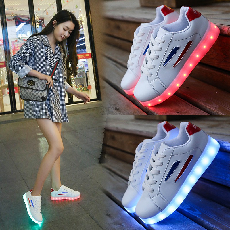 ภาพหน้าปกสินค้าไฟ LED รองเท้ารองเท้าชาร์จ USB ส่องแสงรองเท้าชาร์จรองเท้า LED lights shoes USB charging shine shoes charging shoes