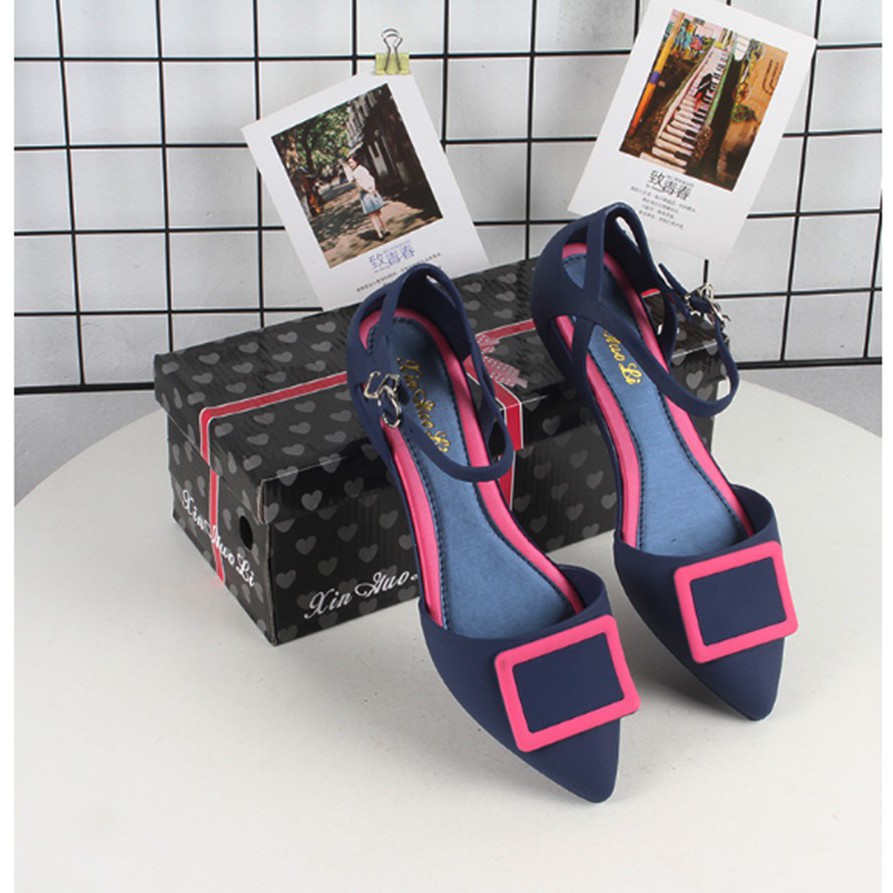 ภาพหน้าปกสินค้าSale รองเท้ายางคัชชู   ส่วมง่ายใส่สบาย ยืดหยุ่น ไม่กัดเท้า จากร้าน prapan17718thong6 บน Shopee