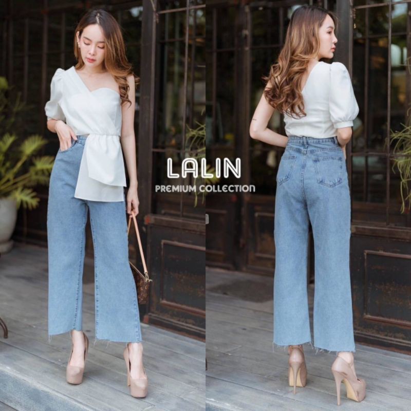 lalin-ลลิล-set-เสื้อบ่าเดี่ยวแขนพอง-สีขาว-ใส่แมทกับกางเกงยีนส์ทรงกระบอก