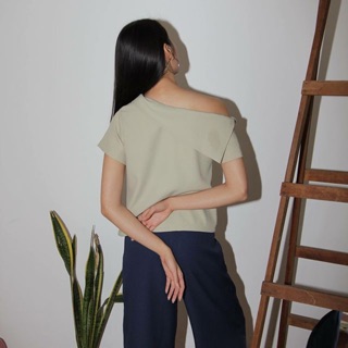 One shoulder top ( sage green )