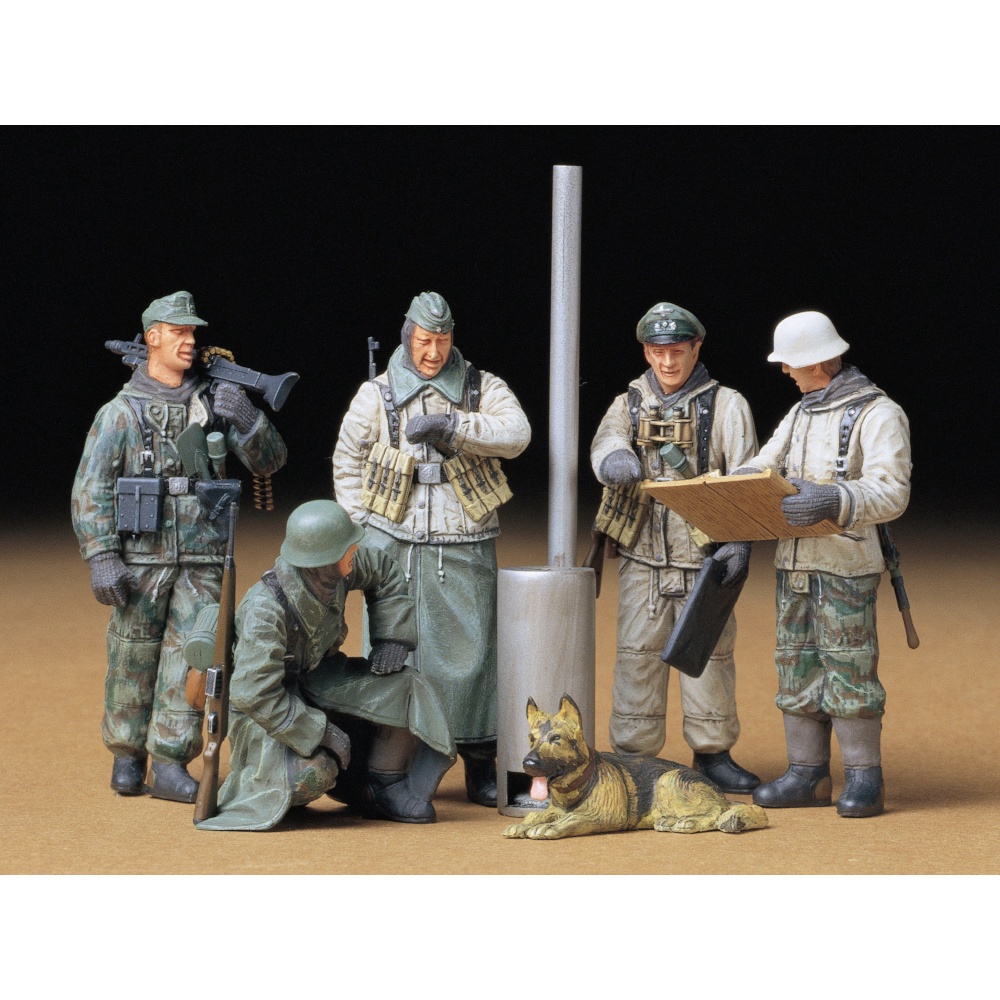 โมเดลประกอบ-tamiya-1-35-ta35212-german-soldiers-at-field-briefing