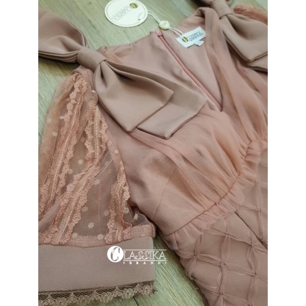 ck-dress-เดรสสั้นลูกไม้โบว์ไหล่