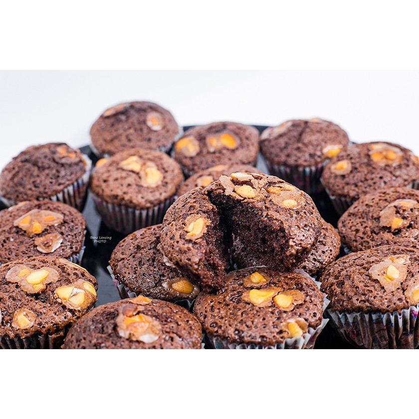 ขนมเค้กบราวนี่-หอมหวานกล่องละ-180-มี-32-ชิ้นจ้า