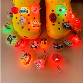 สินค้า Jibitz Glow In The Dark Croc เข็มกลัด เรืองแสงในที่มืด อุปกรณ์เสริม สําหรับตกแต่งรองเท้า