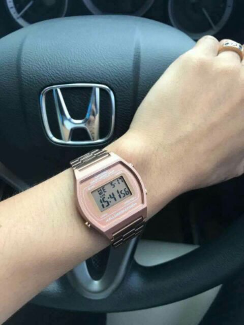 io-lady-ladies-retro-digital-watch-b640wc