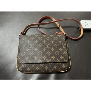 กระเป๋าสะพายข้างคอร์ดบอดี้Lv