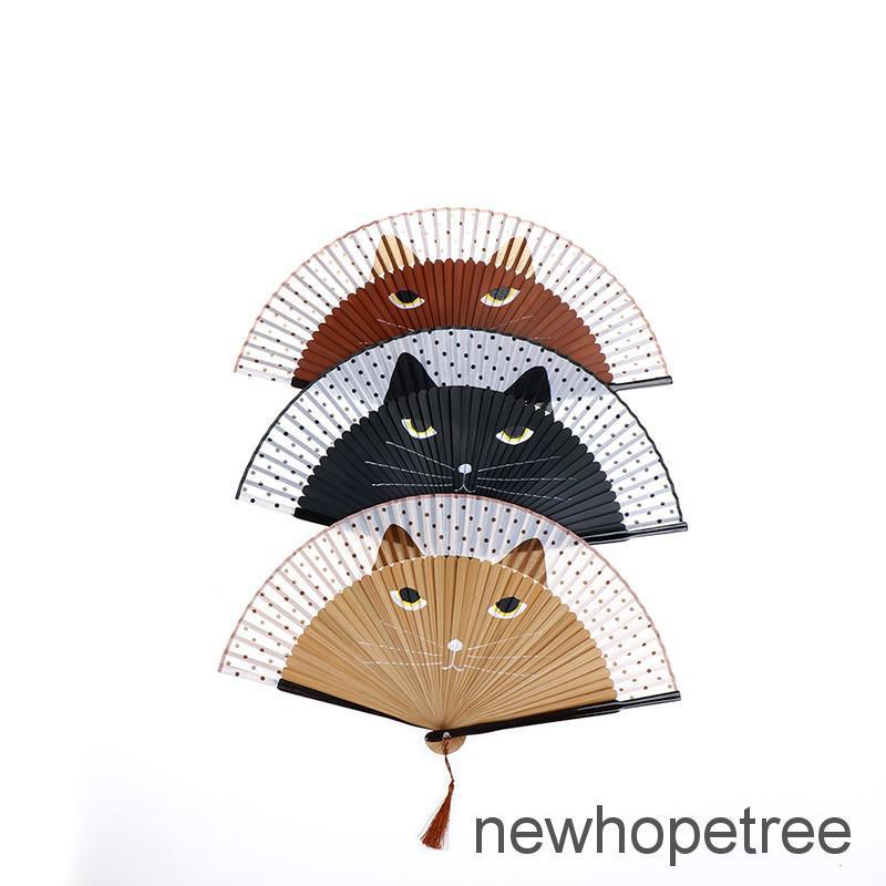 ภาพหน้าปกสินค้าNHTH พัดไม้ไผ่ ลายการ์ตูนแมว สไตล์ญี่ปุ่น สำหรับคอสเพลย์ ที่เกี่ยวข้อง