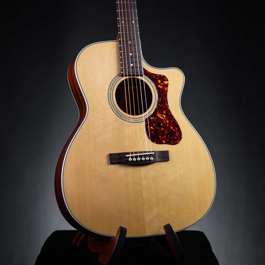 guild-om-140ce-กีตาร์โปร่งไฟฟ้า-กีตาร์มือซ้าย-สเปค-all-solid-sitka-spruce-mahogany-i-พร้อมกระเป๋า