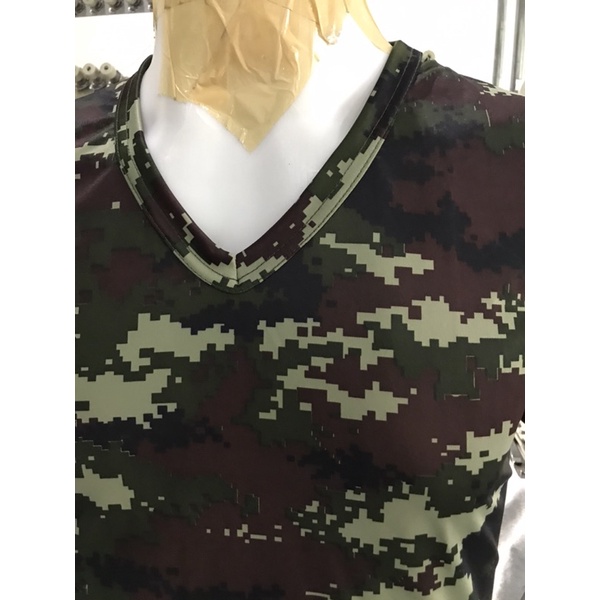 เสื้อรองในทหาร-คอวี-ผ้ามันสีพรางดิจิตอลนาโน-ผ้ายืดไม่ย้อย-ไม่ยับ-ไม่ต้องรีด-สุดเท่