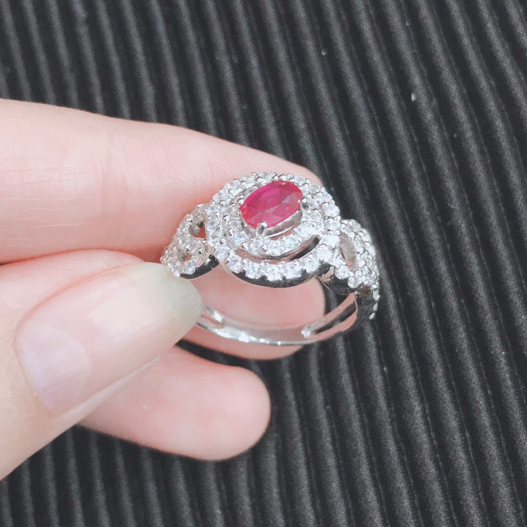 แหวนพลอยทับทิมสีแดงล้อมเพชรรัสเซีย-cz-ตัวเรือนเงินแท้-925-gr1349