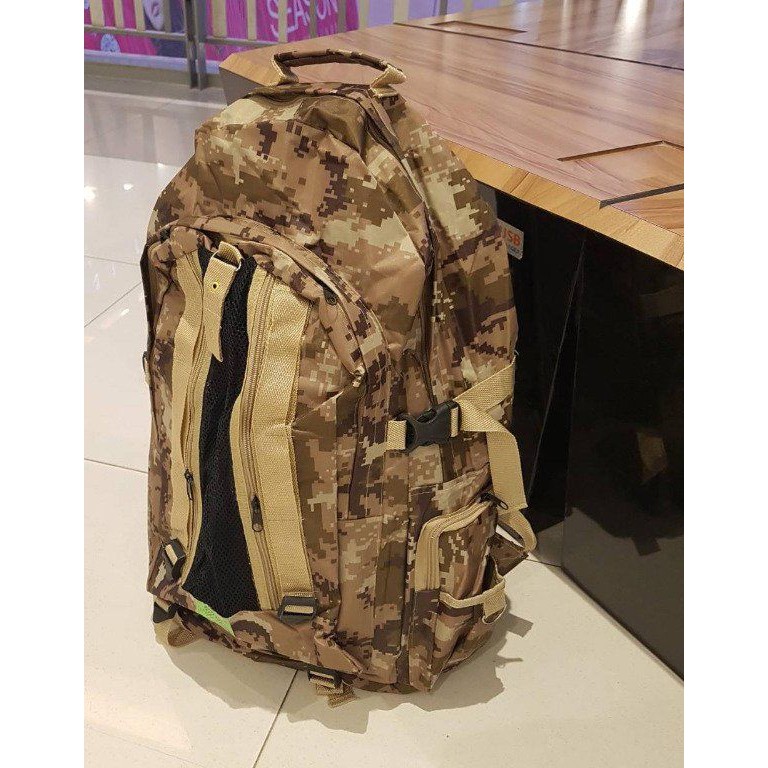 กระเป๋าเป้สะพายหลัง-ลายทหาร-ใบใหญ่-ขนาดประมาณ-40x55x25-cm-ยังบรรจุไม่เต็มที่