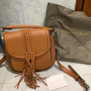 Likenew!! charles and keith สภาพดีมาก