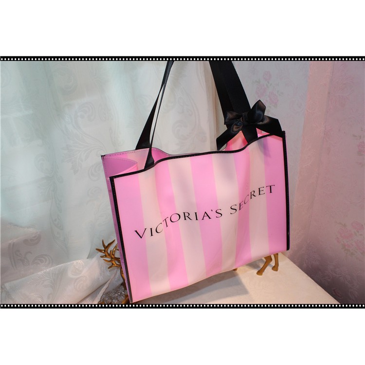 สินค้าขายดี-กระเป๋าเครื่องสำอาง-victorias-secret-รุ่น-cosmetic-bags