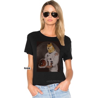 [COD]เสื้อยืด พิมพ์ลายนักบินอวกาศ Dogecoin Crypto สําหรับผู้หญิง