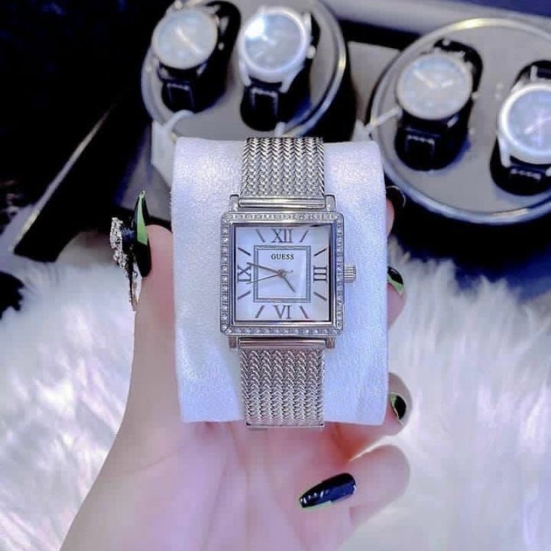 Guess Women s W0826L1