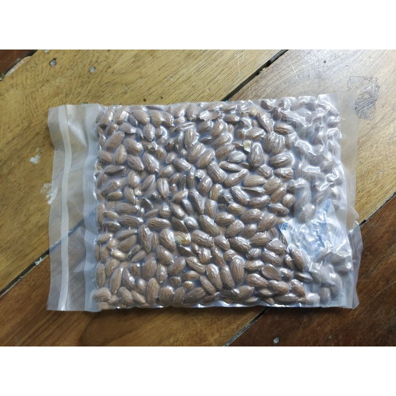 ถั่วอัลมอนด์ออเเกนิกสำหรับนก-500g