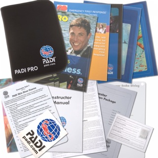 ภาพหน้าปกสินค้าDivemaster Crew Pack (include PADI Pros bag) - PADI ที่เกี่ยวข้อง