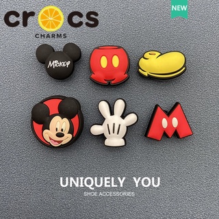 ภาพหน้าปกสินค้าCrocs jibbitz charms ปุ่มกด Micke Mouse สําหรับ crocs ||| ซึ่งคุณอาจชอบราคาและรีวิวของสินค้านี้