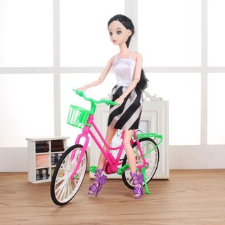 จักรยานสำหรับตุ๊กตา สีชมพูถ่าย รูป