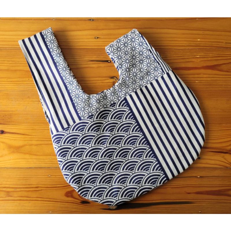 ภาพสินค้าReversible Japanese knot bag กระเป๋าผ้าสไลต์ญี่ปุ่น จากร้าน pennypannie บน Shopee ภาพที่ 6