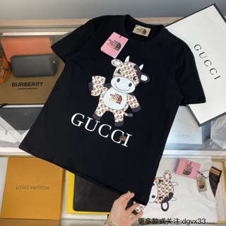 [พร้อมส่ง] Gucci เสื้อยืดแขนสั้นลําลอง เสื้อเชิ้ต พิมพ์ลายโลโก้วัว ทรงหลวม สําหรับผู้ชาย และผู้หญิง