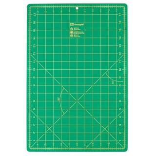 Omnigrid แผ่นรองตัด สำหรับตัดผ้า ขนาด 45 x 30 cm ใช้ได้ 2 หน้า มีทั้งหน่วยซม.และนิ้ว 611386