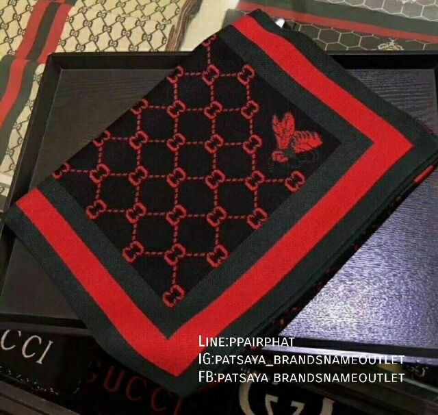 รุ่นหายาก-brand-gucciเเท้-outlet-new-collection-ผ้าคลุมไหล่-ผ้าพันคอ-gucci