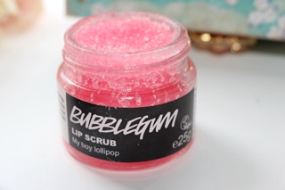 ภาพขนาดย่อของภาพหน้าปกสินค้า(ของใหม่) Lush Bubblegum Lip Scrub 25g จากร้าน unicornlover.shop บน Shopee