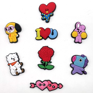 ภาพหน้าปกสินค้าจี้การ์ตูน Kpop jibitz Bts Bt21 น่ารัก เครื่องประดับ สําหรับตกแต่งรองเท้าผู้ชาย ที่เกี่ยวข้อง