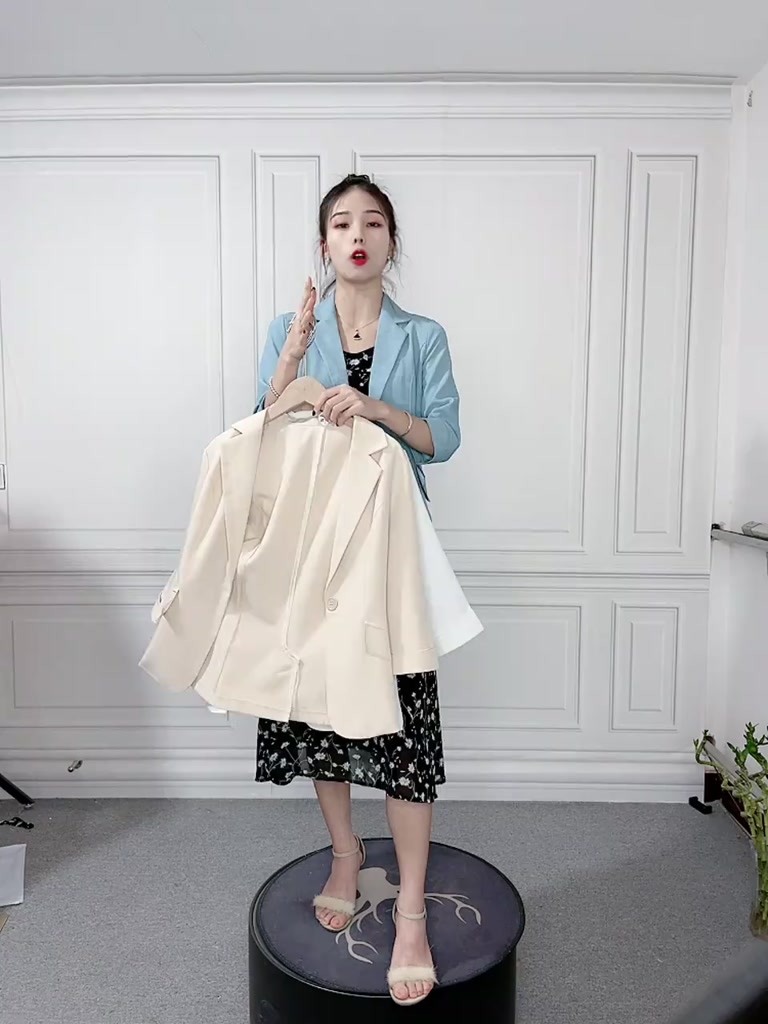 ฤดูใบไม้ผลิและฤดูร้อนเสื้อสูทขนาดเล็กบางใหม่สามในสี่แขนสลิมเวอร์ชั่นเกาหลี-เสื้อสูทผู้หญิง