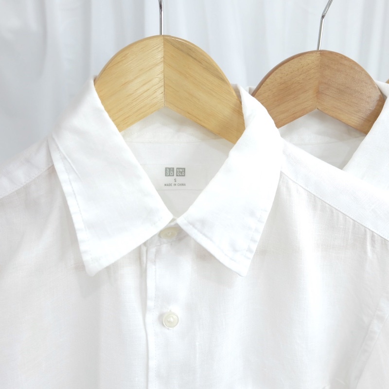 เสื้อเชิ้ต-uniqlo-premium-linen-ผ้าพรีเมียมลินิน-100-สวยมาก-รุ่นเดียวกับในช้อป-คุณภาพดีเยี่ยม-ไร้ตำหนิ